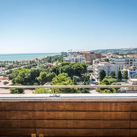 Tra Cielo E Mare - Civitanova, Nobiliare Fronte Mare *