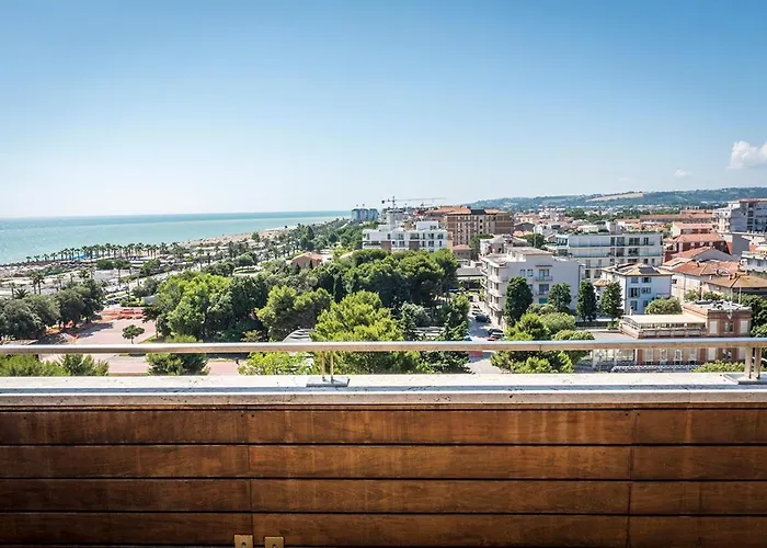 Tra Cielo E Mare - Civitanova, Nobiliare Fronte Mare *